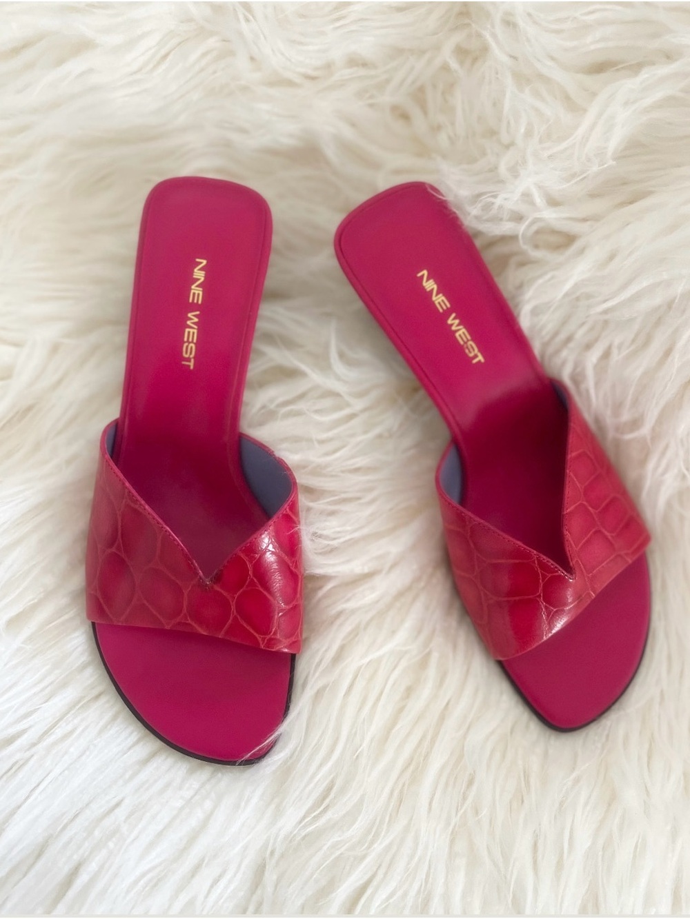 y2k Coquette Nine West Fuchsia Croc-Embossed Slide Mules